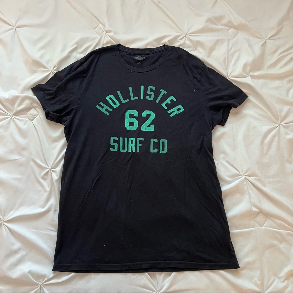 Hollister green and black lettered surf graphic t-shirt